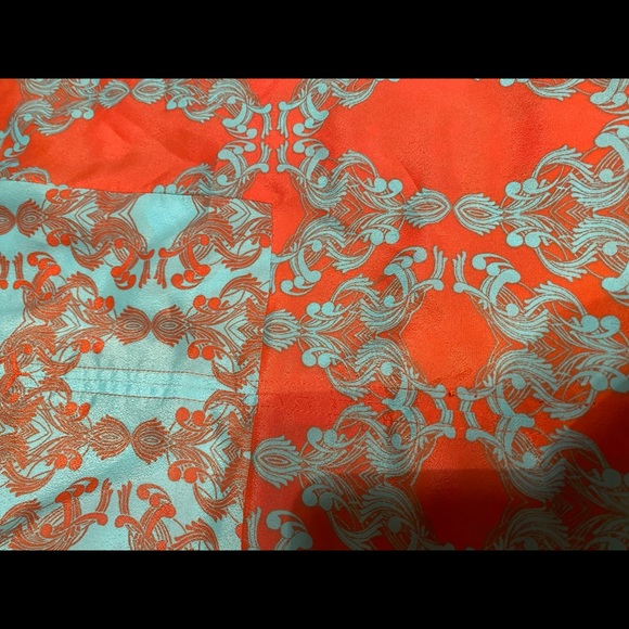 EUC “The Limited” Tunic Style Blouse, Small - Picture 3 of 6